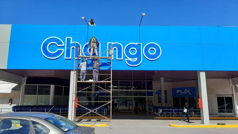 Tras el cambio de dueo, lleg el nuevo nombre
